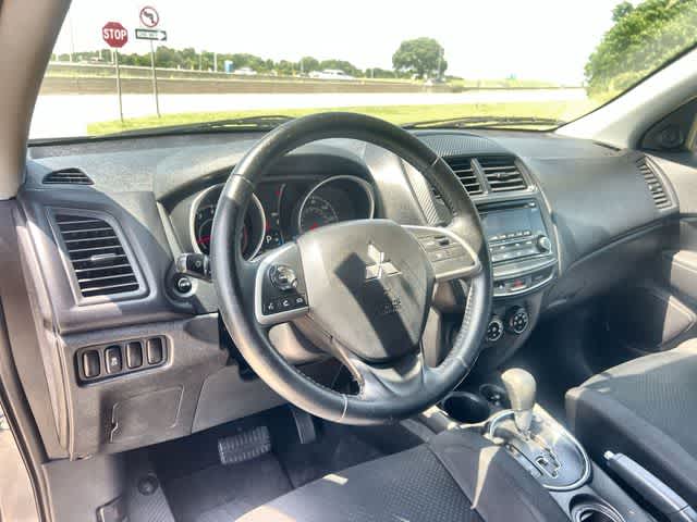 Thumbnail: 2015 Mitsubishi Outlander Sport - 15