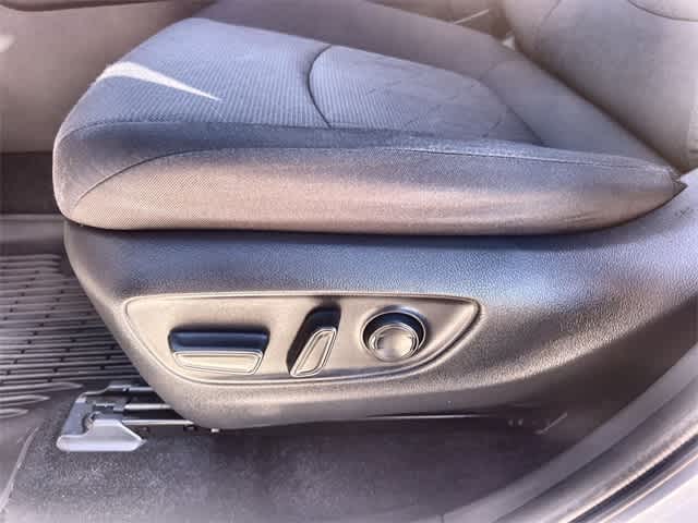 Thumbnail: 2021 Toyota RAV4 - 31