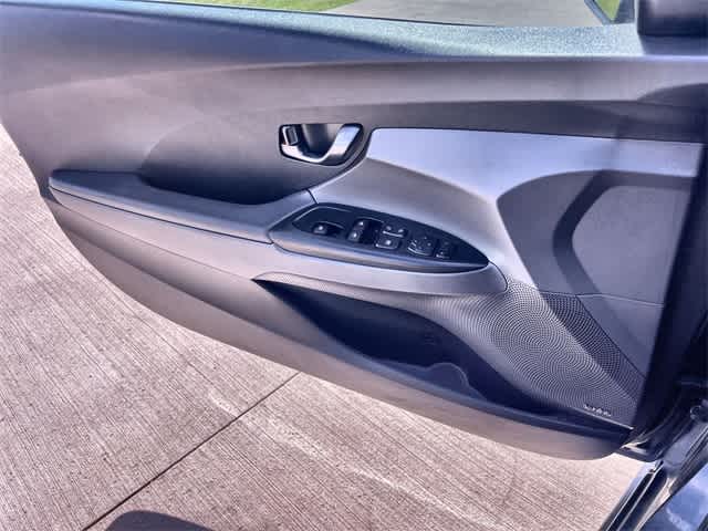 Thumbnail: 2019 Hyundai Veloster - 30