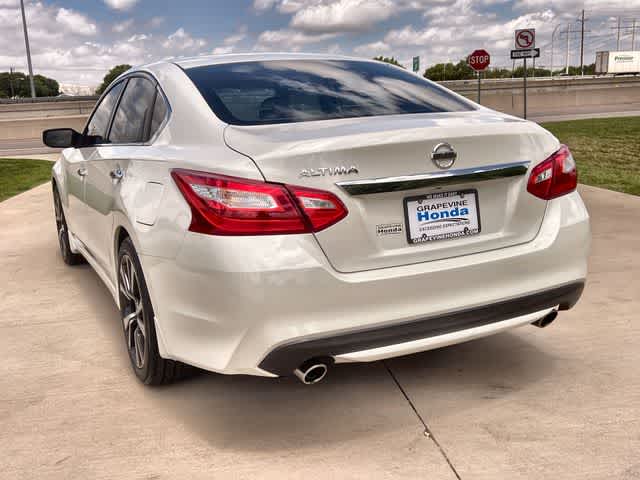 Thumbnail: 2016 Nissan Altima - 5