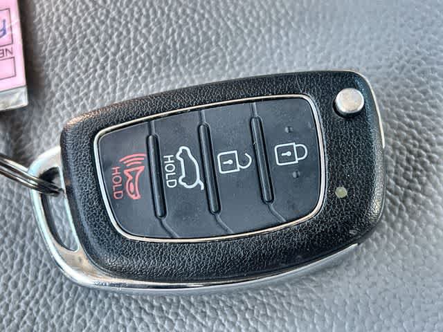 Thumbnail: 2015 Hyundai Sonata - 21