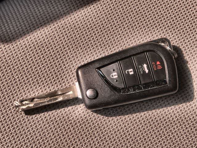 Thumbnail: 2021 Toyota Corolla - 21