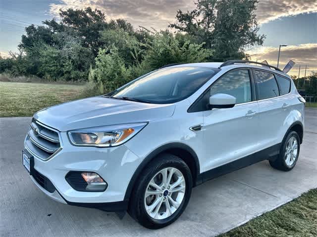 Used 2018 Ford Escape SE with VIN 1FMCU9G9XJUC63449 for sale in Grapevine, TX