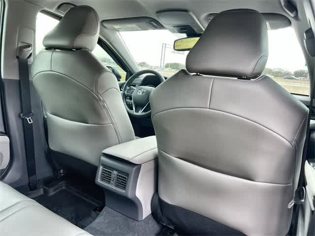 Thumbnail: 2022 Toyota Camry - 14