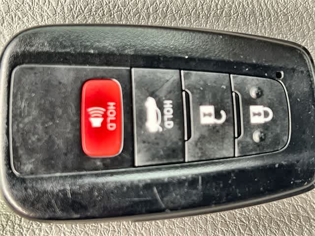 Thumbnail: 2022 Toyota Camry - 22