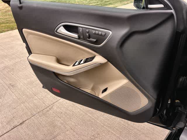 Thumbnail: 2014 Mercedes-Benz CLA - 30