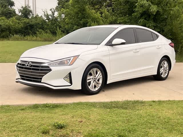 2020 Hyundai Elantra SEL Hero Image