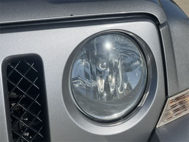 Thumbnail: 2015 Jeep Patriot - 24