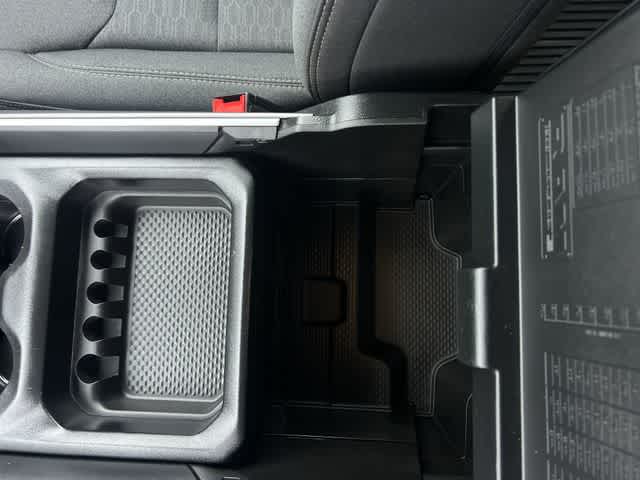 Thumbnail: 2025 RAM 1500 - 27