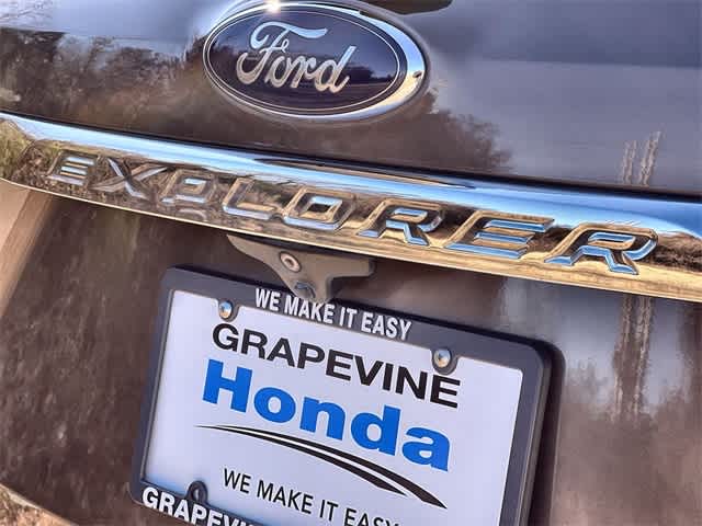 Thumbnail: 2016 Ford Explorer - 8