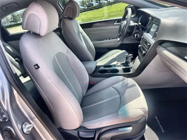 Thumbnail: 2016 Hyundai Sonata - 12