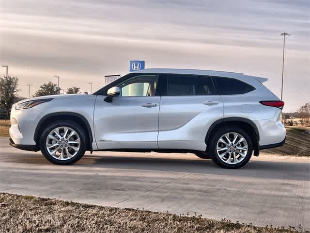 Thumbnail: 2023 Toyota Highlander - 4