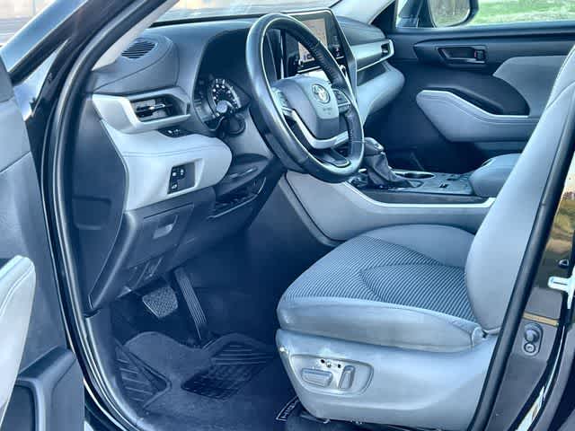 Thumbnail: 2024 Toyota Highlander - 3