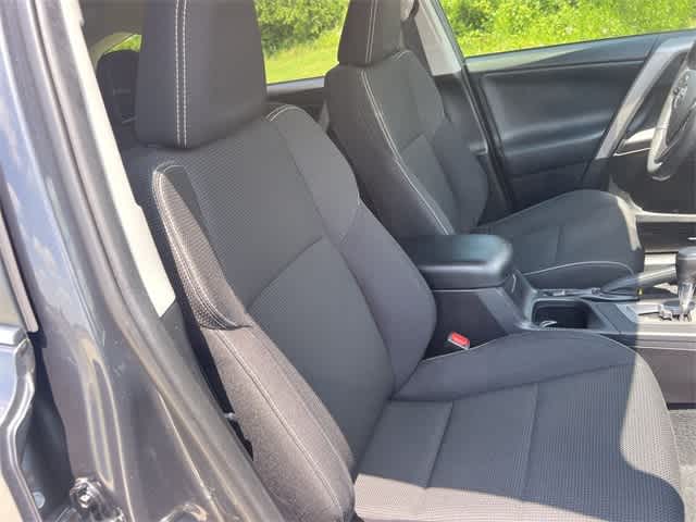 2018 Toyota RAV4 XLE 12