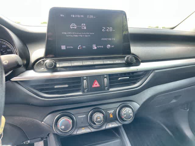 Thumbnail: 2022 Kia Forte - 17