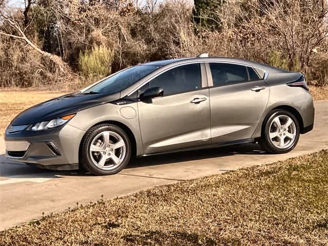 Thumbnail: 2017 Chevrolet Volt - 4