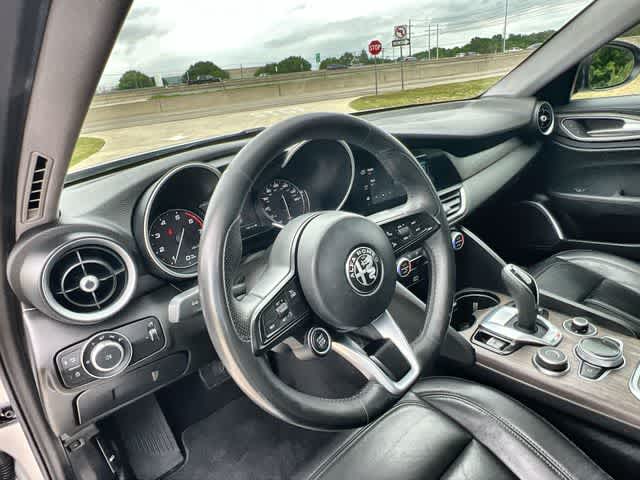 Thumbnail: 2020 Alfa Romeo Giulia - 15