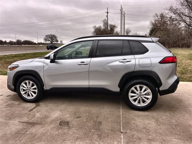 Thumbnail: 2022 Toyota Corolla Cross - 4