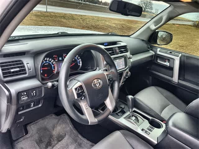 Thumbnail: 2014 Toyota 4Runner - 15