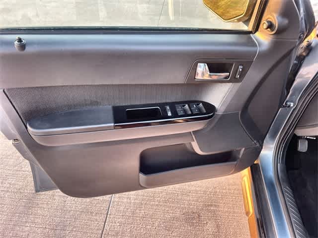 Thumbnail: 2010 Ford Escape - 30