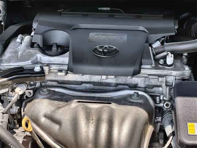 2016 Toyota Camry SE 10