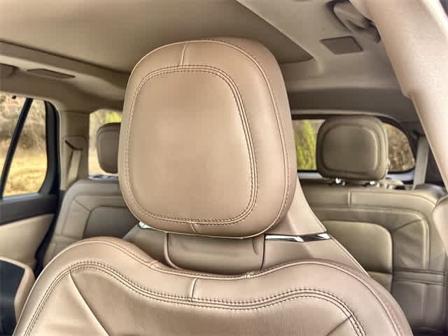 Thumbnail: 2020 Lincoln Aviator - 25