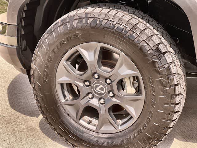 Thumbnail: 2024 Lexus GX - 9