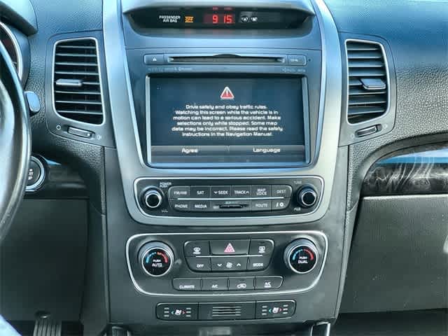 Thumbnail: 2015 Kia Sorento - 18