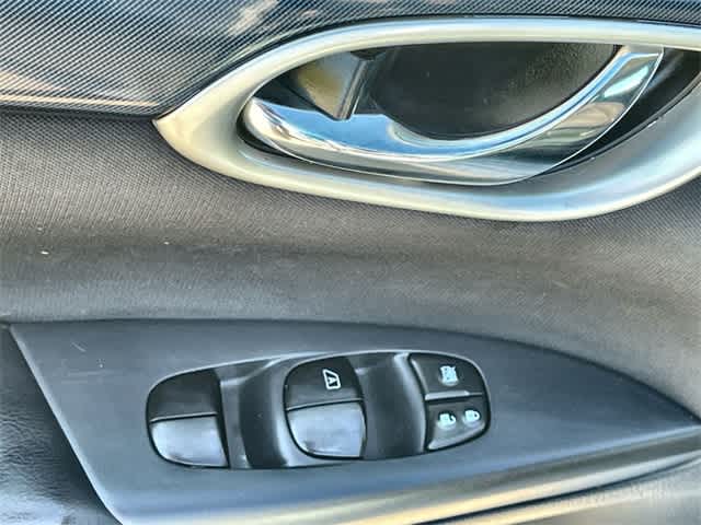 Thumbnail: 2016 Nissan Sentra - 30