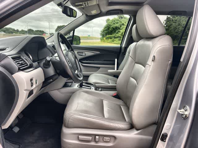 Thumbnail: 2018 Honda Pilot - 3