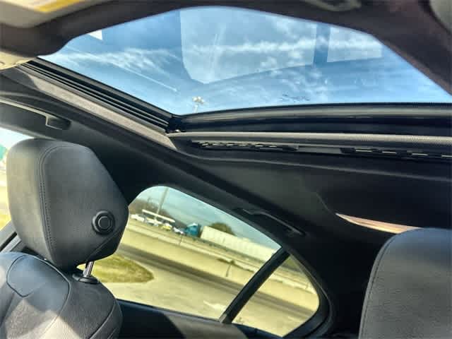 Thumbnail: 2018 BMW 3 Series - 32