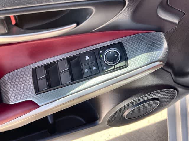 Thumbnail: 2018 Lexus IS - 30