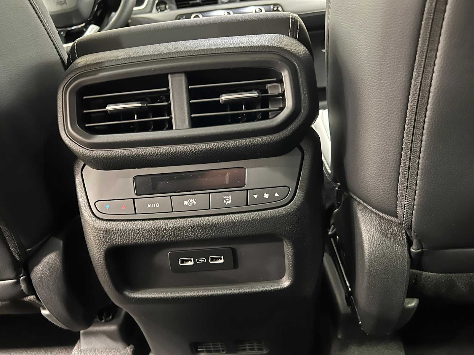 Thumbnail: 2025 Honda Pilot - 30