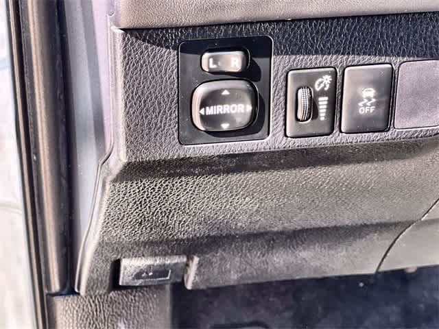 Thumbnail: 2013 Toyota RAV4 - 29