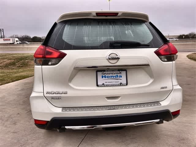 Thumbnail: 2017 Nissan Rogue - 6