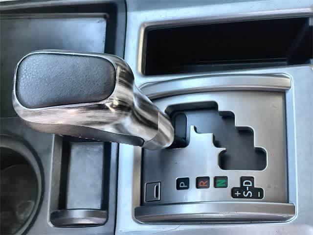 Thumbnail: 2015 Toyota 4Runner - 16