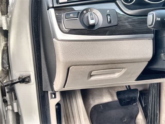 Thumbnail: 2012 BMW 5 Series - 28