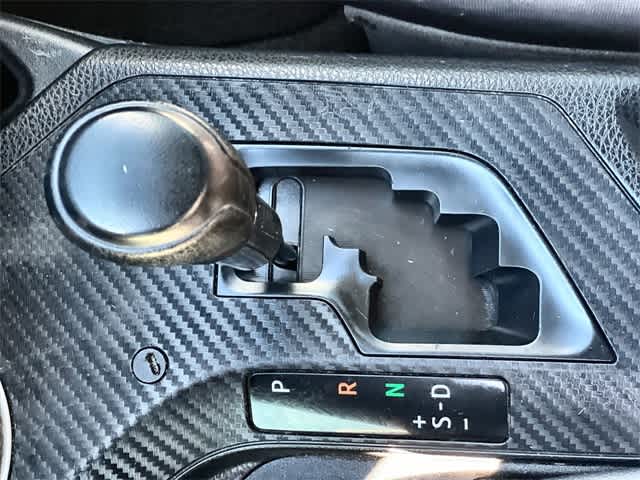 Thumbnail: 2013 Toyota RAV4 - 16