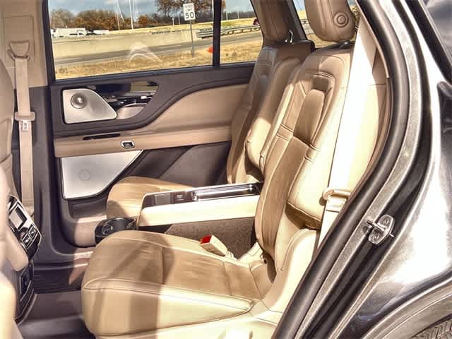 Thumbnail: 2020 Lincoln Aviator - 14