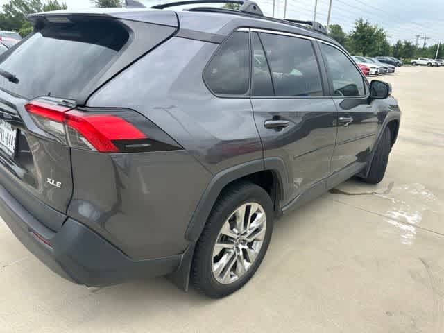 Thumbnail: 2021 Toyota RAV4 - 17