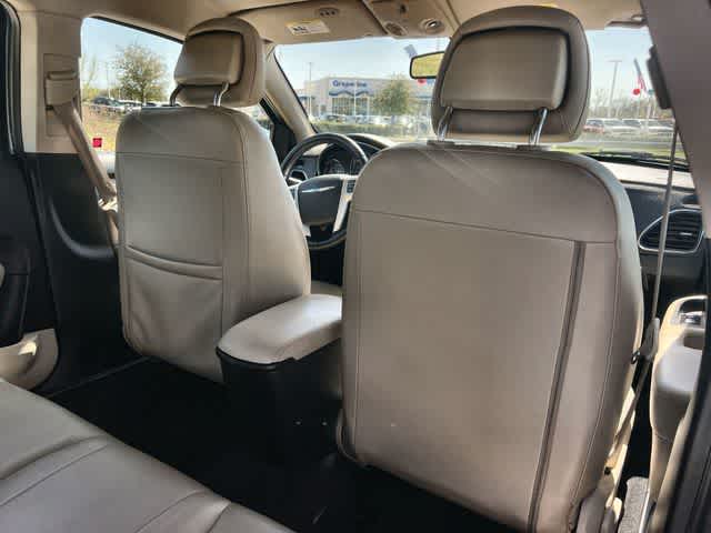 Thumbnail: 2012 Chrysler 200 - 13