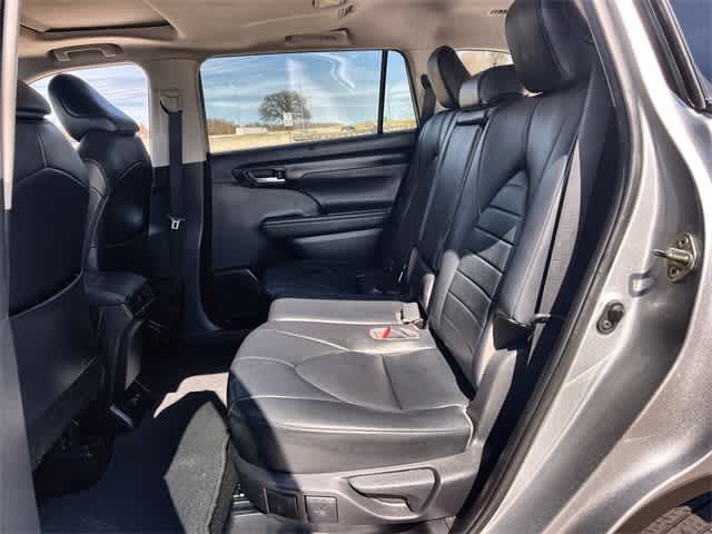 Thumbnail: 2020 Toyota Highlander - 14