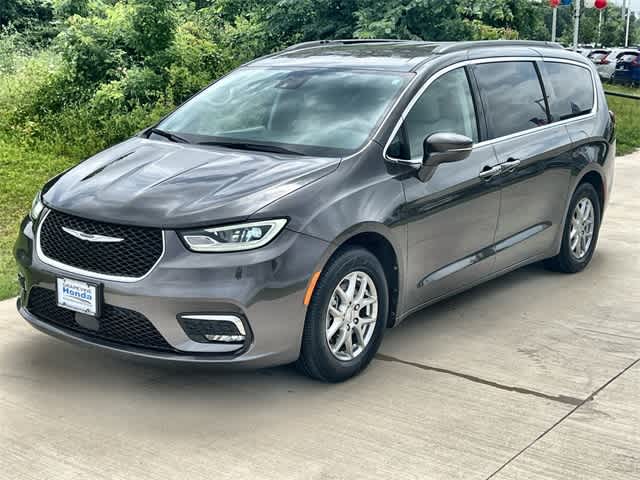 2021 Chrysler Pacifica Touring 3