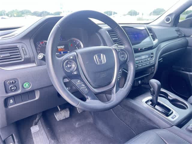 Thumbnail: 2017 Honda Pilot - 16
