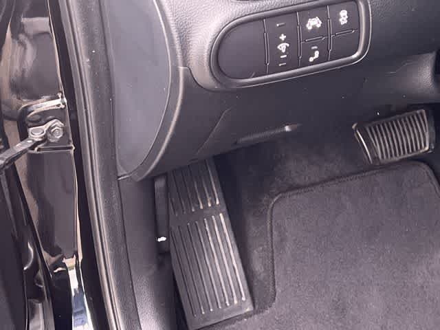 Thumbnail: 2017 Kia Forte - 29