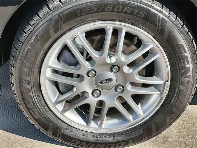 Thumbnail: 2009 Ford Focus - 9