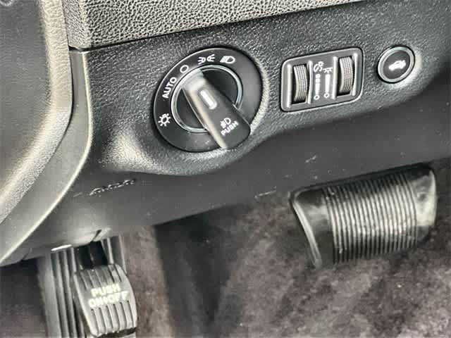 Thumbnail: 2018 Chrysler 300 - 29