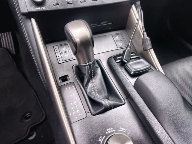 Thumbnail: 2015 Lexus IS - 16