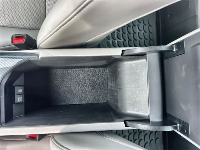 Thumbnail: 2022 Toyota Camry - 28