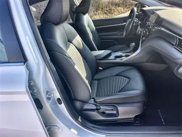 Thumbnail: 2022 Toyota Camry - 12